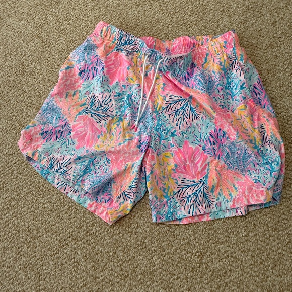Lilly Pulitzer men’s swim short - Picture 1 of 2